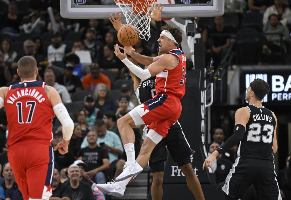 都需要一名 都需要一名