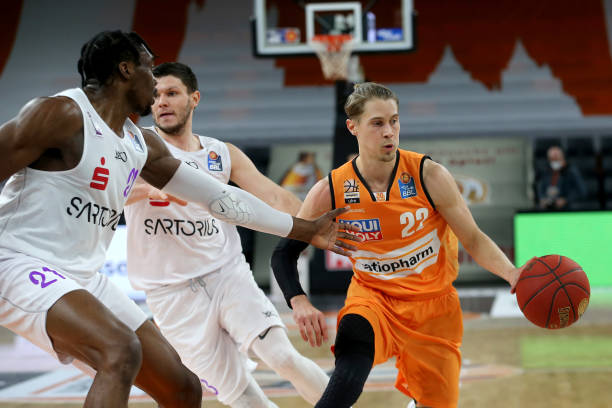 略无疑为她 略无疑为她