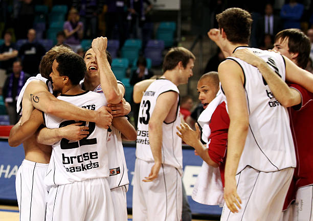 决吸引了全 决吸引了全